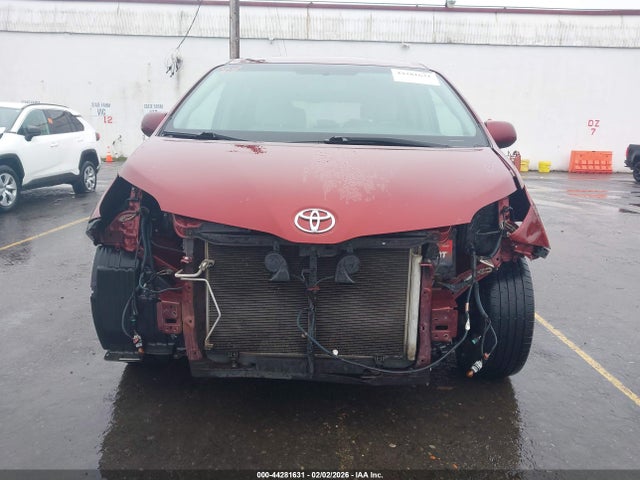 5TDKK3DC1GS755092 Toyota Sienna Le 8 Passenger