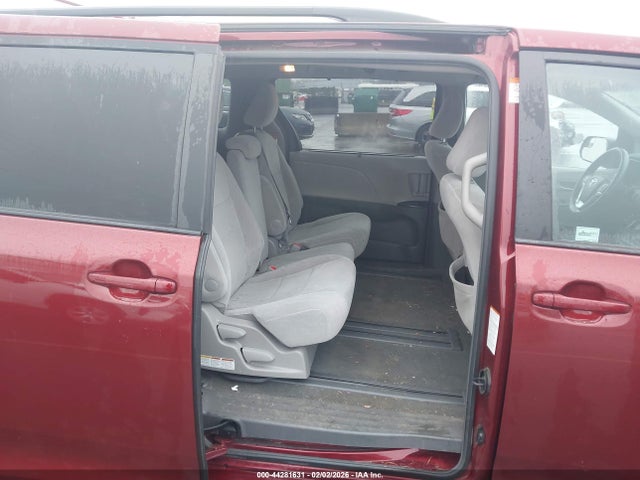 5TDKK3DC1GS755092 Toyota Sienna Le 8 Passenger