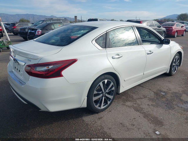 1N4AL3AP8HC113378 Nissan Altima 2.5 Sr