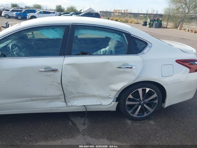 1N4AL3AP8HC113378 Nissan Altima 2.5 Sr