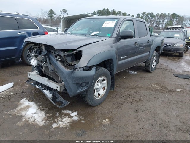 Toyota Tacoma Prerunner 2015 5TFJX4GN8FX049567 Image 2