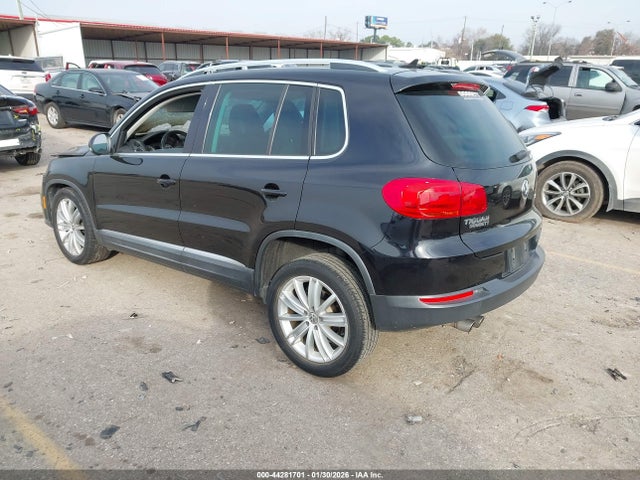 2015 VOLKSWAGEN TIGUAN WVGBV7AX7FW518820 Photo 2