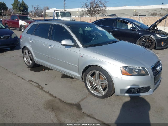 2011 AUDI A3 WAUKJAFMXBA028663 Photo 0