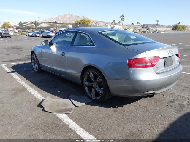 2010 AUDI A5 WAUVFAFR2AA008335 Photo 2