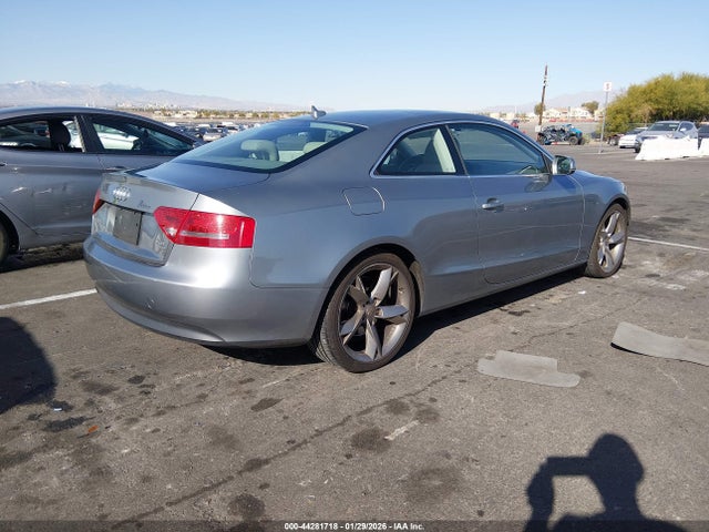 2010 AUDI A5 WAUVFAFR2AA008335 Photo 3