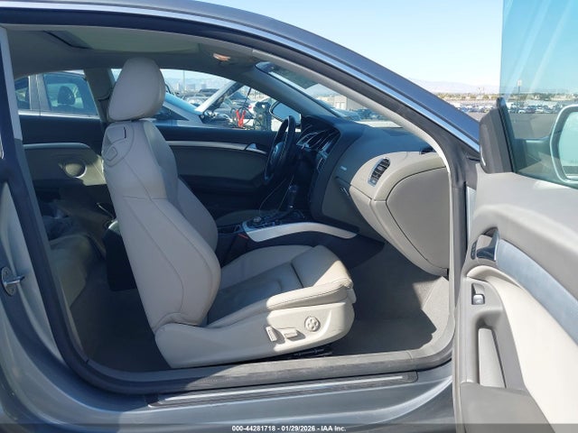 2010 AUDI A5 WAUVFAFR2AA008335 Photo 4