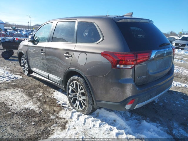 2018 MITSUBISHI OUTLANDER JA4AZ3A32JZ011707 Photo 2