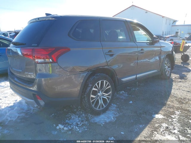 2018 MITSUBISHI OUTLANDER JA4AZ3A32JZ011707 Photo 3