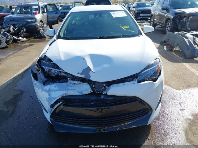 2T1BURHE3JC076160 Toyota COROLLA LE
