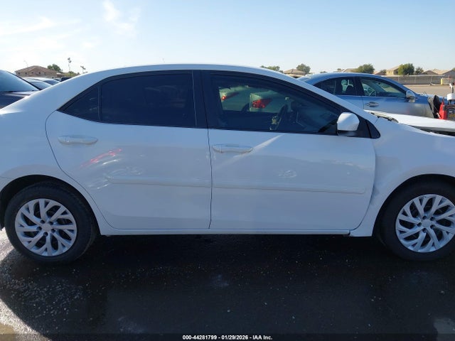 2T1BURHE3JC076160 Toyota COROLLA LE