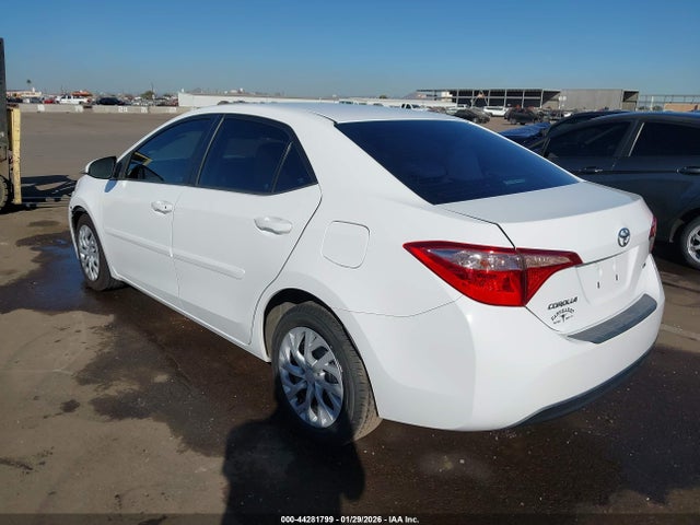 2T1BURHE3JC076160 Toyota COROLLA LE