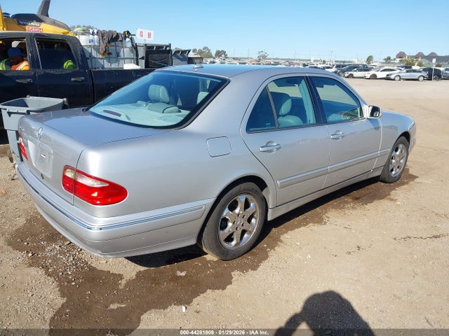 44281808 :رقم المزاد ، WDBJF65J52B396892 vin ، 2002 Mercedes-benz E 320 Special Edition مزاد بيع