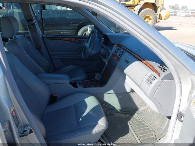 44281808 :رقم المزاد ، WDBJF65J52B396892 vin ، 2002 Mercedes-benz E 320 Special Edition مزاد بيع
