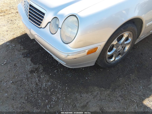 44281808 :رقم المزاد ، WDBJF65J52B396892 vin ، 2002 Mercedes-benz E 320 Special Edition مزاد بيع