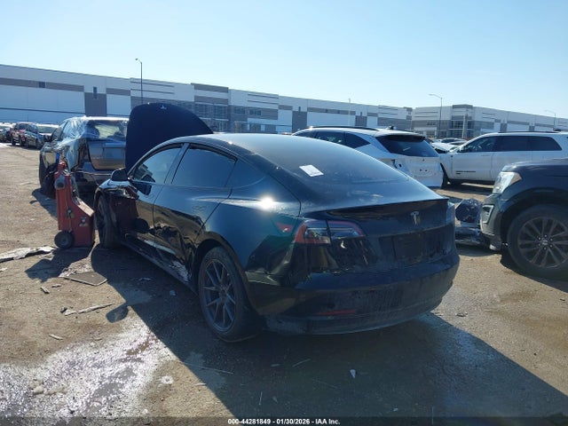 2023 TESLA MODEL 3 5YJ3E1EA1PF672392 Photo 2