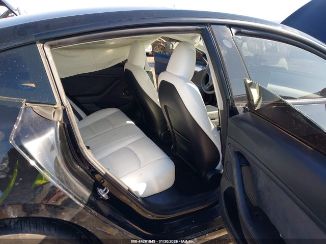 2023 TESLA MODEL 3 5YJ3E1EA1PF672392 Photo 7