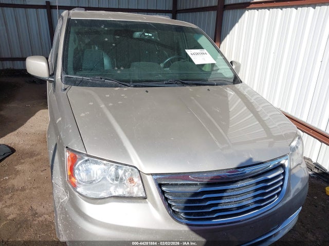 2015 Chrysler Town & Country Touring მანქანა იყიდება აუქციონზე, vin: 2C4RC1BG4FR582830, აუქციონის ნომერი: 44281884