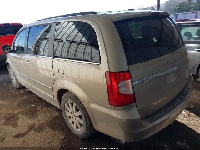 2015 Chrysler Town & Country Touring მანქანა იყიდება აუქციონზე, vin: 2C4RC1BG4FR582830, აუქციონის ნომერი: 44281884