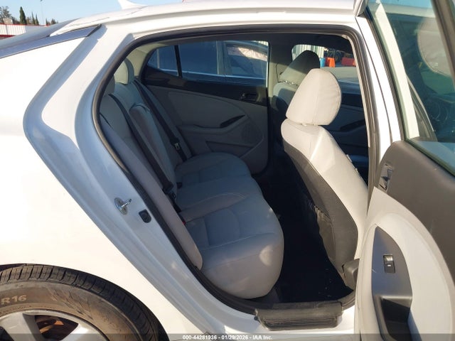 5XXGM4A71EG307219 KIA Optima Lx