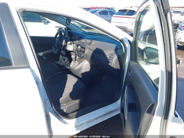 JM1DE1KZ8E0182770 Mazda Mazda2 Sport
