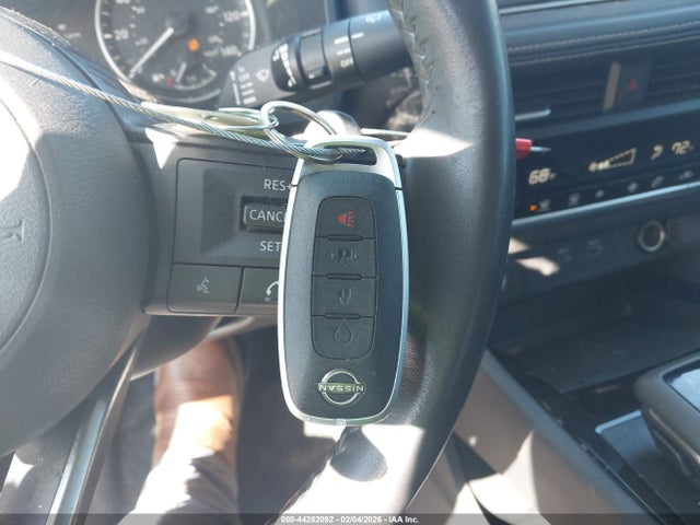 JN8BT3BA9PW416423 Nissan Rogue Sv Fwd