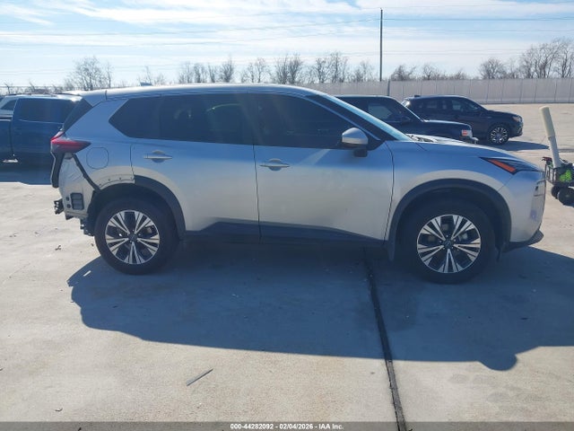JN8BT3BA9PW416423 Nissan Rogue Sv Fwd