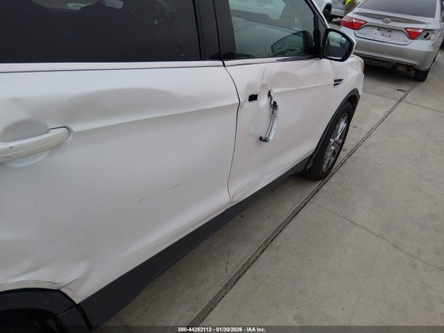 1FMCU0J97GUC78195 Ford Escape Titanium
