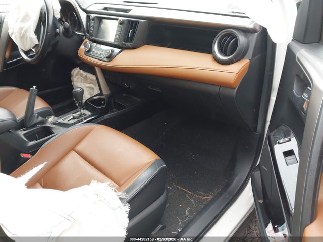 JTMDFREV8HJ140778 Toyota Rav4 Limited