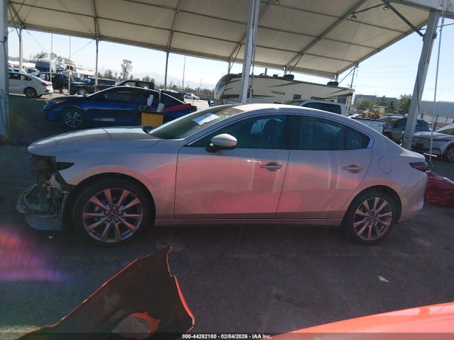 3MZBPABL4NM318626 Mazda Mazda3 Select