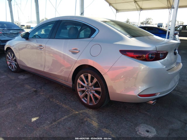 2022 MAZDA MAZDA3 3MZBPABL4NM318626 Photo 2