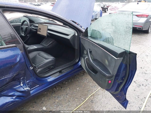2025 TESLA MODEL 3 5YJ3E1EB9SF939327 Photo 4