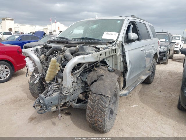 1FMJU1JT9KEA13595 Ford Expedition Xlt