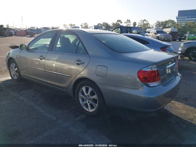 2006 TOYOTA CAMRY 4T1BF30K16U622565 Photo 2