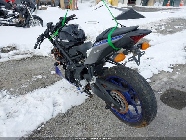 2021 YAMAHA YZFR3 MH3RH18Y7MK005983 Photo 2