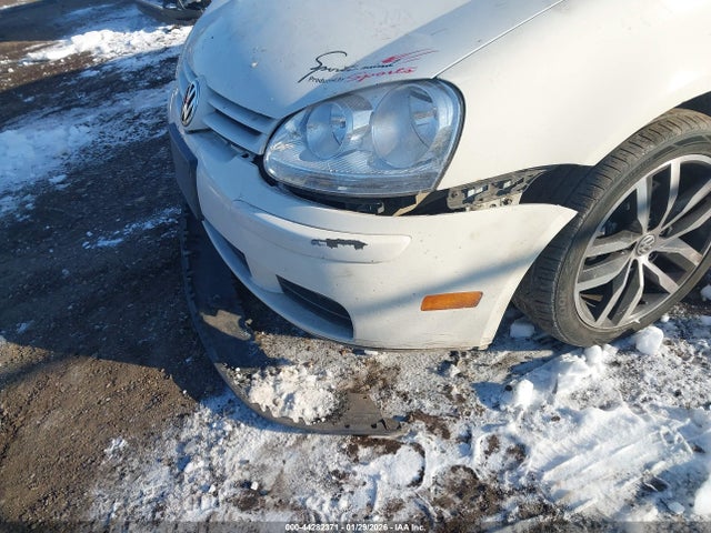 2007 Volkswagen Rabbit 4-door მანქანა იყიდება აუქციონზე, vin: WVWDR71K47W267309, აუქციონის ნომერი: 44282371