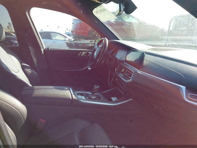 2020 BMW X5 5UXCR6C09LLL82175 Photo 4