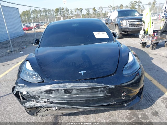 44282410 :رقم المزاد ، 5YJ3E1EB3KF199192 vin ، 2019 Tesla Model 3 Long Range/performance مزاد بيع