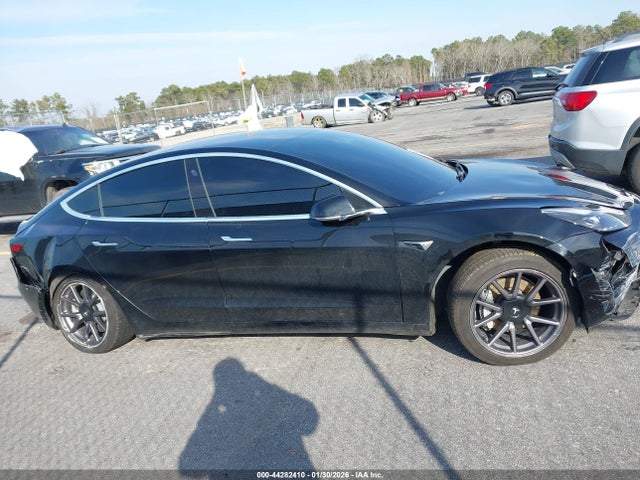 44282410 :رقم المزاد ، 5YJ3E1EB3KF199192 vin ، 2019 Tesla Model 3 Long Range/performance مزاد بيع