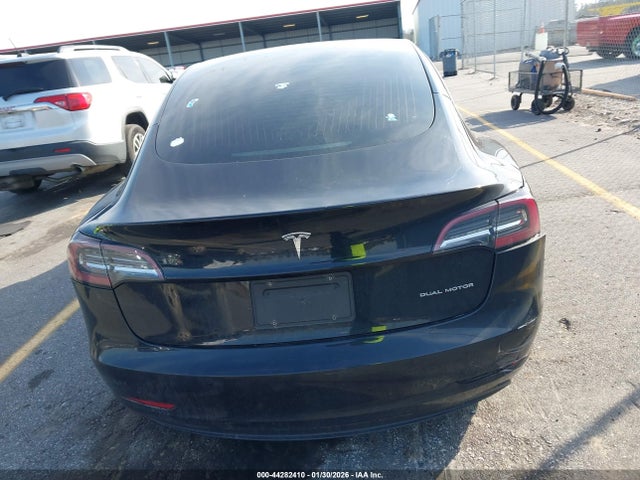 44282410 :رقم المزاد ، 5YJ3E1EB3KF199192 vin ، 2019 Tesla Model 3 Long Range/performance مزاد بيع