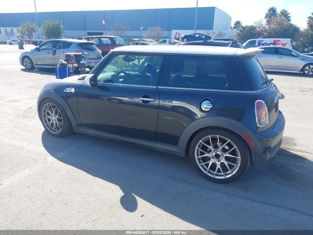 2007 MINI COOPER S WMWMF73567TT84789 Photo 2