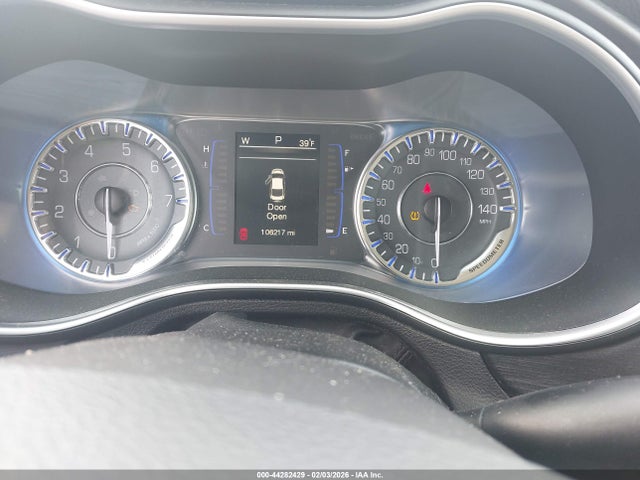 44282429 :رقم المزاد ، 1C3CCCAB8FN652578 vin ، 2015 Chrysler 200 Limited مزاد بيع