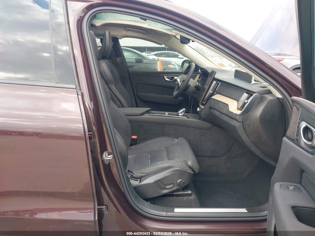 2026 VOLVO XC60 YV4M12RM0T1388083 Photo 4