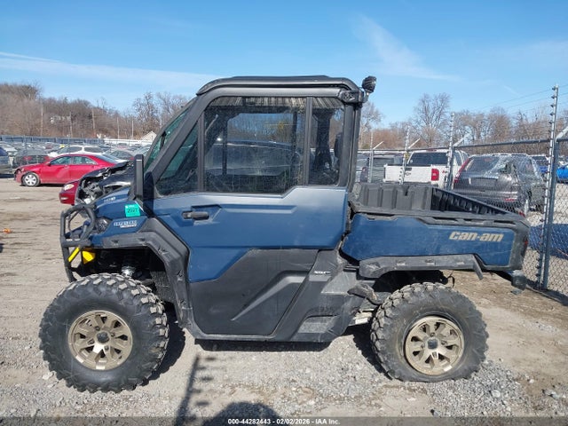 3JBUVAX44SK011499 Can-Am Defender