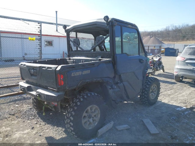 3JBUVAX44SK011499 Can-Am Defender