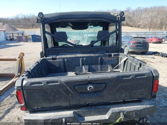 3JBUVAX44SK011499 Can-Am Defender