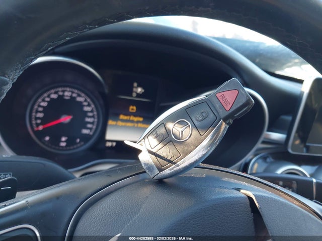 2015 Mercedes-benz C-class C 300 მანქანა იყიდება აუქციონზე, vin: 55SWF4KB8FU081028, აუქციონის ნომერი: 44282588