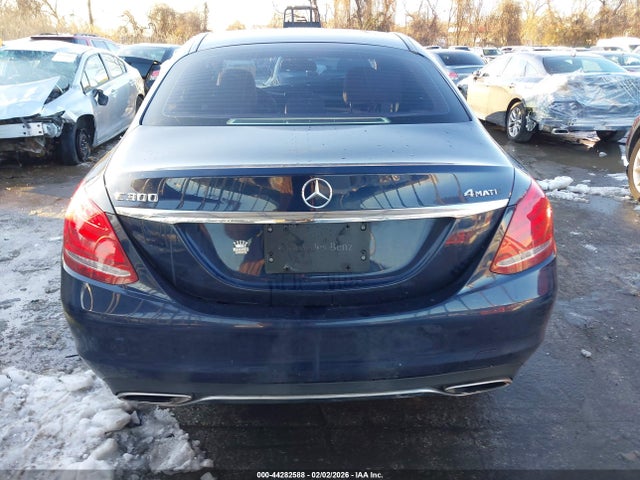 2015 Mercedes-benz C-class C 300 მანქანა იყიდება აუქციონზე, vin: 55SWF4KB8FU081028, აუქციონის ნომერი: 44282588