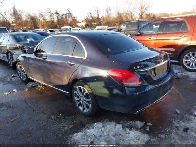 2015 Mercedes-benz C-class C 300 მანქანა იყიდება აუქციონზე, vin: 55SWF4KB8FU081028, აუქციონის ნომერი: 44282588