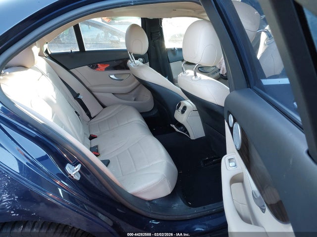 2015 Mercedes-benz C-class C 300 მანქანა იყიდება აუქციონზე, vin: 55SWF4KB8FU081028, აუქციონის ნომერი: 44282588