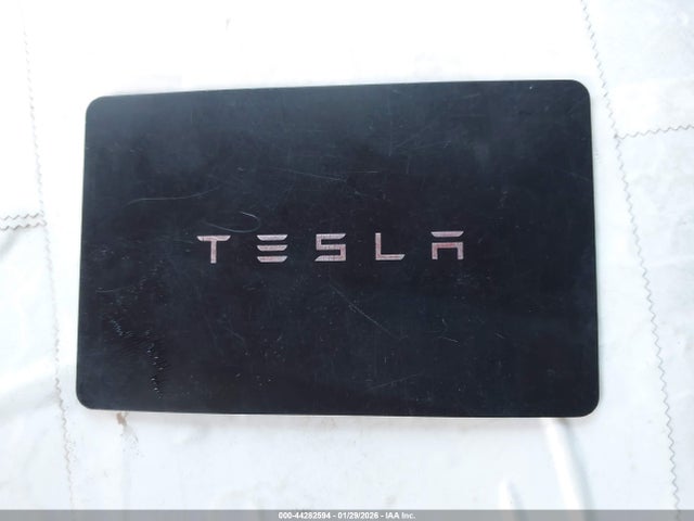 2020 TESLA MODEL Y 5YJYGDEE4LF027105 Photo 10